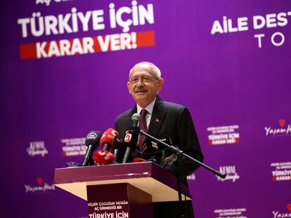 Kemal Kiliçdaroglu, líder de la alianza opositora, durante un acto electoral en Ankara, el 27 de mayo.