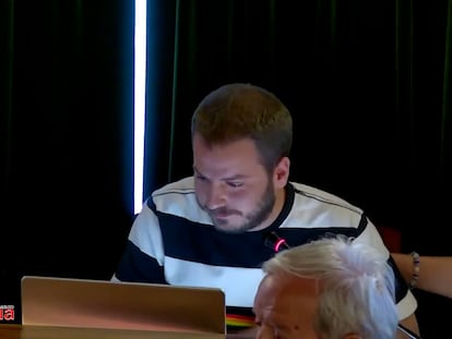 Vídeo | El concejal de Soria que se emocionó al debatir con Vox sobre la bandera LGTBI: “Lo que más peso tiene es nuestro voto el 23 de julio” 