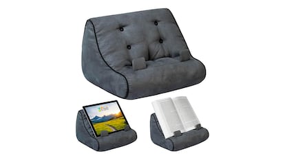 Regalos lectores sobre fondo blanco.