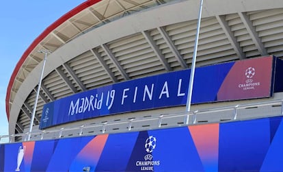 El estadio Wanda Metropolitano con la imagen de la final de Madrid.