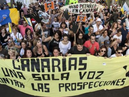 Manifestaci&oacute;n por las calles de Las Palmas de Gran Canaria contra la declaraci&oacute;n aprobada por el Ministerio de Medio Ambiente.