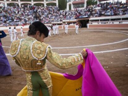 El matador Jos&eacute; Tom&aacute;s en la plaza de toros de Juriquilla, Estado de Quer&eacute;taro (M&eacute;xico).