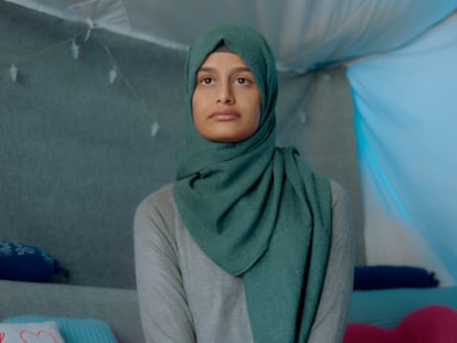 La británica Shamima Begum, una de las mujeres occidentales de Estado Islámico retenidas en campos de detención en el Noreste de Siria que participan en el documental.
