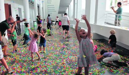 Actividad con ni&ntilde;os en el Macba. 