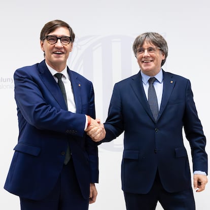 El presidente de la Generalitat, Salvador Illa, se reúne con el expresidente Carles Puigdemont en la sede de la Generalitat en la Unión Europea, en Bruselas, el martes 2 de septiembre de 2025. (Bruselas, Bélgica).