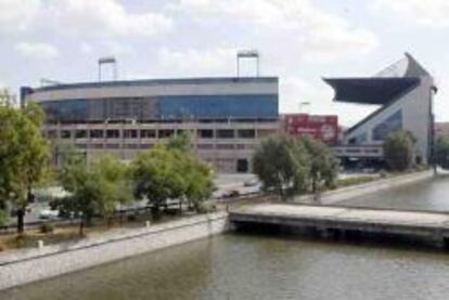 Estadio Vicente Calderón, junto al Río Manzanares