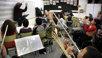 Classe de música en una escola de Barcelona.