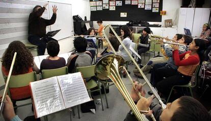 Classe de m&uacute;sica en una escola de Barcelona.