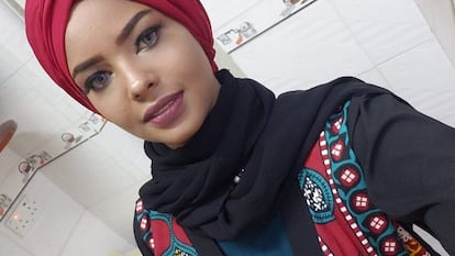 A modelo iemenita Entesar al Hammadi, em foto publicada em suas redes sociais.