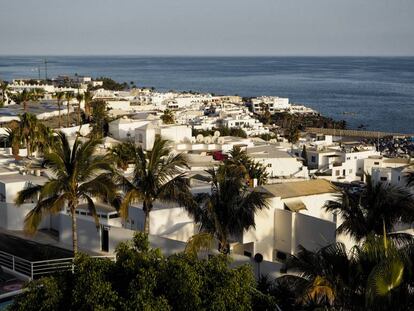 Vista del Puerto del Carmen, en Lanzarote, en una imagen de archivo. 