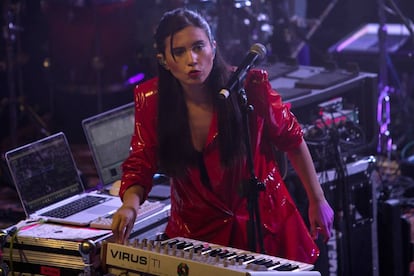 Javiera Mena, durante una actuación en Madrid.