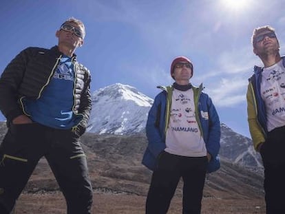 I&ntilde;urrategi, Vallejo y Zabalza en el campo base. 