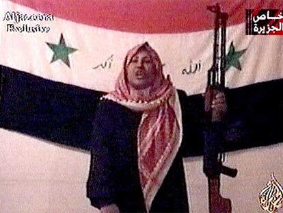 Una supuesta terrorista suicida anuncia su inmolación en la cadena de televisión qatarí Al Jazira en 2003.