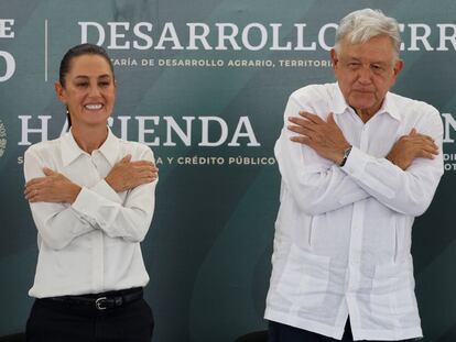 Claudia Sheinbaum y López Obrador en Nueva Rosita (Estado de Coahuila), el 14 de junio.