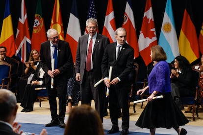   Canadian endocrinologist Daniel J. Drucker (2d), American molecular geneticist Jeffrey M. Friedman (2i), endocrinologist Joel F. Habener (i) and biochemist Svetlana Mojsov (d), after receiving the Princess of Asturias Research Award Scientific and Technical.