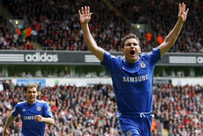 Frank Lampard celebra su gol ante el Liverpool.