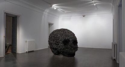 Una de las salas de la exposición 'La oscuridad en la luz'.