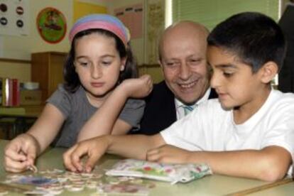 El ministro Jos&eacute; Ignacio Wert durante una visita el pasado junio a un colegio vallisoletano.