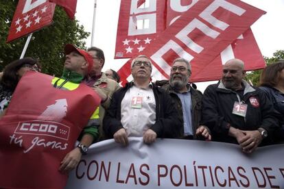 Ignacio Fernández Toxo (CCOO) i Cándido Méndez (UGT) a la manifestació del Primer de Maig de Madrid.