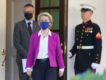 La presidenta de la Comisión Europea, Ursula Von Der Leyen, abandona esta mañana la Casa Blanca tras la reunión con el presidente de Estados Unidos, Joe Biden.