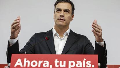 Pedro S&aacute;nchez durante una rueda de prensa en la sede del PSOE de la Comunidad Valenciana.
