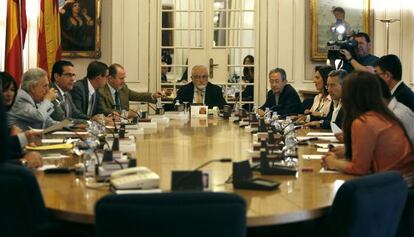 Reunión de la Junta de Portavoces de las Cortes Valencianas en la que se ha informado del aplazamiento del pleno para sancionar a Oltra.