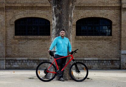 Andreu Escrivà, ambientólogo, fotografiado en el parque Central de Valencia.