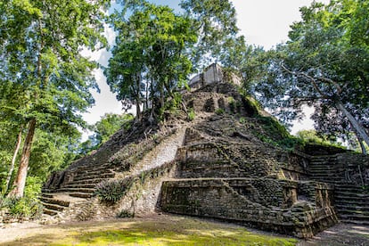 Ancient pyramids at Dzibanche Maya archaeological site, Quintana Roo, Yucatan Peninsula, Mexico