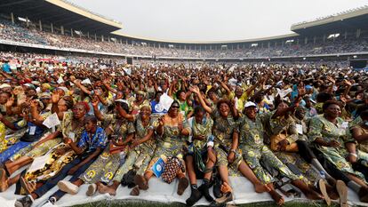 Al rededor de 65.0000 jóvenes y catequistas de la República Democrática del Congo esperaban ansiosos el inicio del acto, presidido por el Papa Francisco, que se ha celebrado este jueves 2 de febrero en en el Estadio de los Mártires, en Kinsasa.