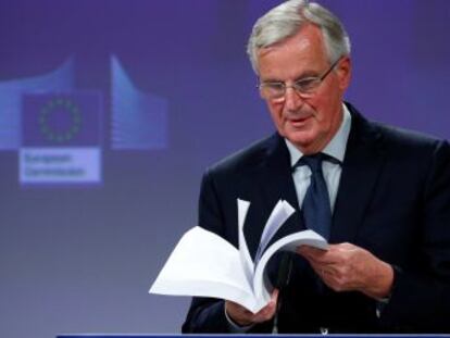  Les pido que lo lean con calma y detalle , rogó el negociador jefe de la UE, Michel Barnier, en Bruselas