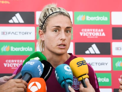 Alexia Putellas atendía, este domingo en Sevilla, a los medios en la ciudad deportiva del Betis.