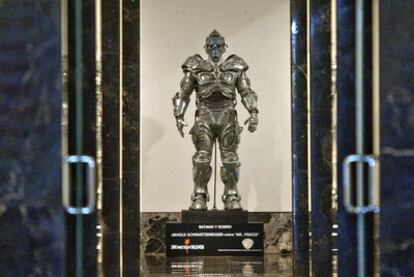 Traje de <i>Mr Freeze,</i> usado por Arnold Schwarzenegger en la película <i>Batman y Robin</i>.