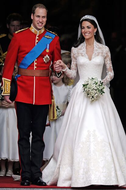 La boda del año fue la de los duques de Cambridge. Kate Middleton eligió un diseño de Sarah Burton para Alexander McQueen. 
