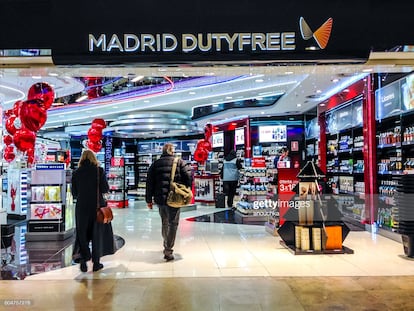 Una tienda de 'duty free' en el aeropuerto de Madrid.