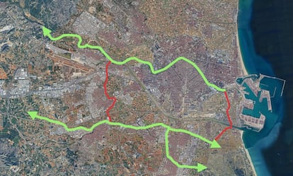 En verde, arriba el ramal que prolonga el jardín del antiguo cauce del Turia hasta la Vallesa. Abajo, el nuevo eje desde el Parque Natural de l’Albufera hasta Picanya y una segunda desde la laguna hasta Massanassa y Catarroja.
