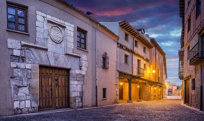 Una de las calles principales de El Burgo de Osma (Soria).