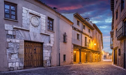 Una de las calles principales de El Burgo de Osma (Soria).