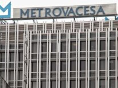 Letrero de Metrovacesa en un edificio en Madrid.