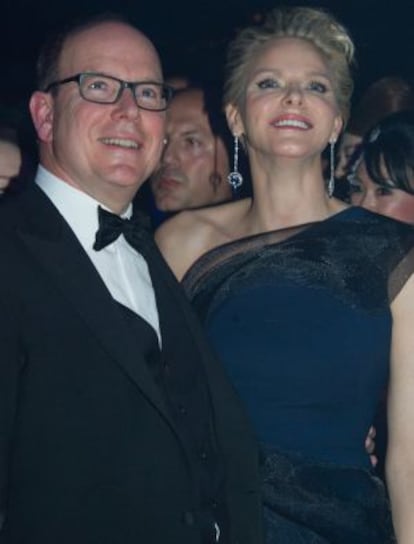 El príncipe Alberto y Charlene, durante el Baile de la Rosa, el sábado 29 de marzo de 2014.
