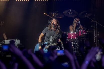 Grohl, nacido en Warren, Ohio, en 1969 tiene el don de la palabra, que puede derrapar a veces en una verborrea imparable.