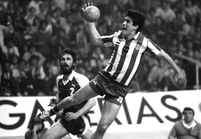 Una imagen del partido que enfrentó al Atlético de Madrid, dirigido por Juan de Dios Román, con la Metaloplastika, liderada por Veselin Vujovic