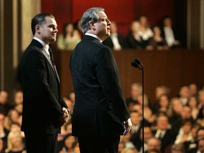 El actor Leonardo di Caprio, a la izquierda, junto al ex vicepresidente Al Gore.