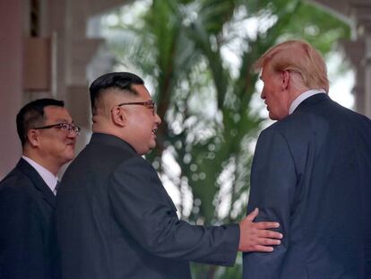 Kim e Trump no Hotel Capella Sentosa de Singapura, durante sua reunião desta terça-feira.