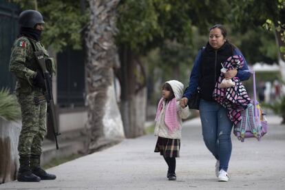 El operativo de seguridad esta mañana en Torreón durante el ingreso a clases.