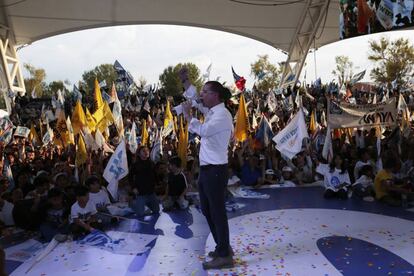 El candidato de Por México al Frente, Ricardo Anaya, durante el cierre de campaña. 