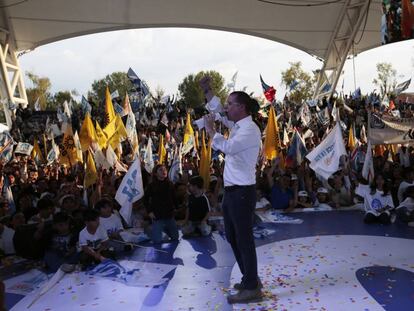 El candidato de Por México al Frente, Ricardo Anaya, durante el cierre de campaña. 