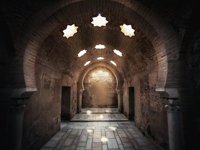 Vestíbulo de ingreso de los baños árabes de Jaén, en los sótanos del palacio de Villardompardo de la ciudad andaluza.