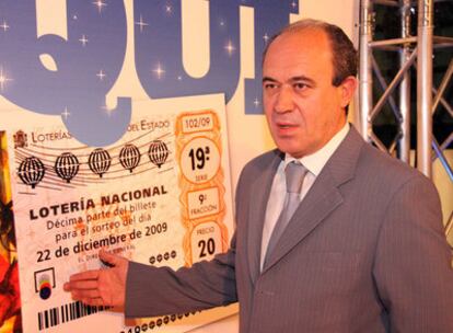 El director general de Loterías del Estado, Gonzalo Fernández, en la presentación del anuncio para televisión de la lotería de navidad.
