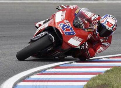 Casey Stoner, rumbo al podio.