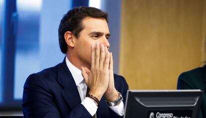 El presidente de Ciudadanos Albert Rivera, durante una reunión del Grupo Parlamentario de Ciudadanos en el Congreso de los Diputados.